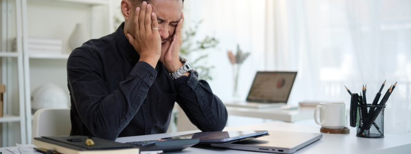 jongen met een burnout